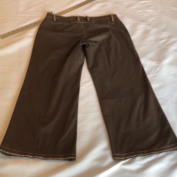 Women’s size 4 regular brown Old Navy Capri Pants - Picture 13 of 14